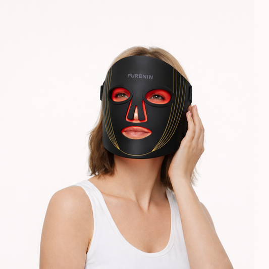 Warum immer mehr Frauen auf LED-Masken für ihre Haut setzen